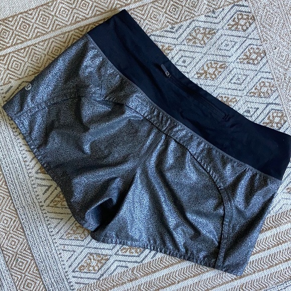lululemon athletica Pants - LULULEMON Run Times Short II 4” Luminosity Foil